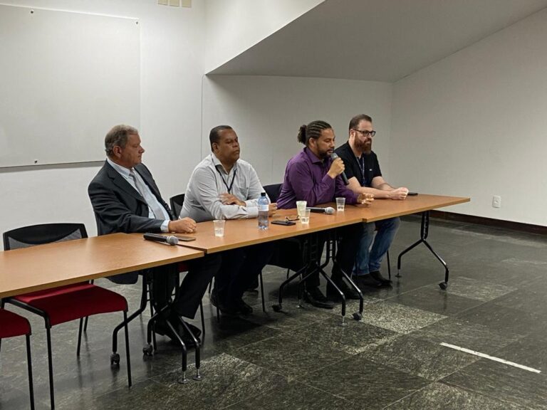 Mesa da assembleia de fundação da AudTCE/BA, julho de 2025