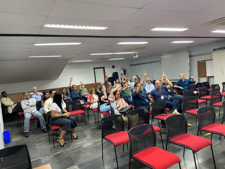 Votação na assembleia de fundação da AudTCE/BA, julho de 2025